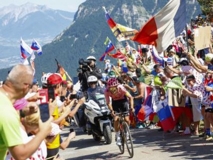 Richard Carapaz gana en solitario la etapa 17 del Tour de Francia